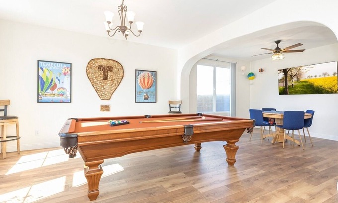 Temecula Casa | Livin' In Zin-30-Day Rental-Jacuzzi, Poker and pool table