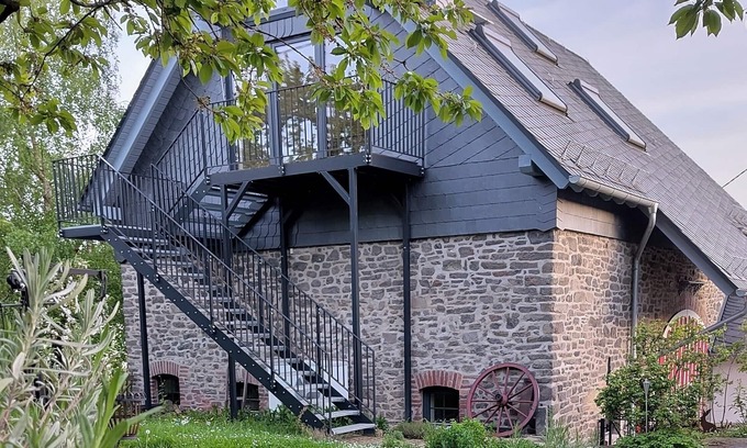 Stahlhofen Casa | Living in a barn "Basalt barn Westerwald" - close to nature & unique