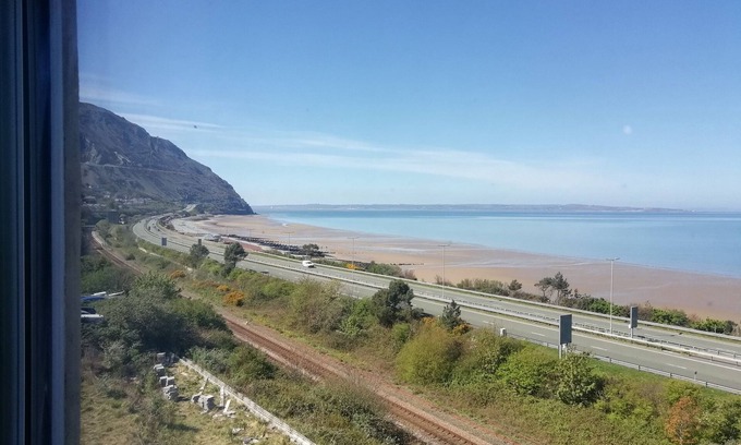 Towyn Cabaña | Llys Madoc, The Top Flat