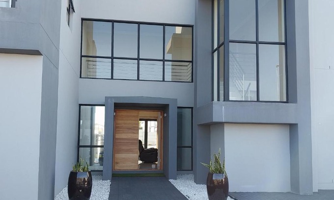 Bloubergstrand Casa | LND GUEST HOUSE