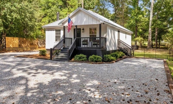 Point Clear Casa | Lob Lolly Cottage, A stylish cottage 5 minutes to downtown Fairhope,
