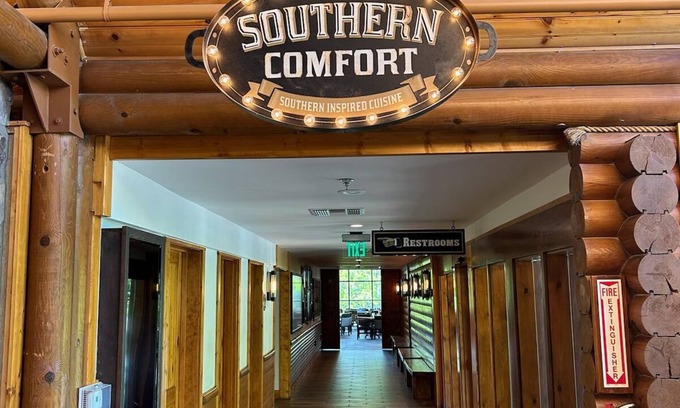 Gatlinburg - Pigeon Forge Complejo | Located Between Gatlinburg Pigeon Forge With Waterpark 3 Pools and Putt Putt