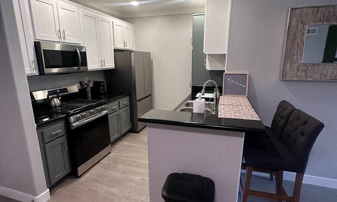 Glendale Casa | Located DTLA** 2BR Self Check in