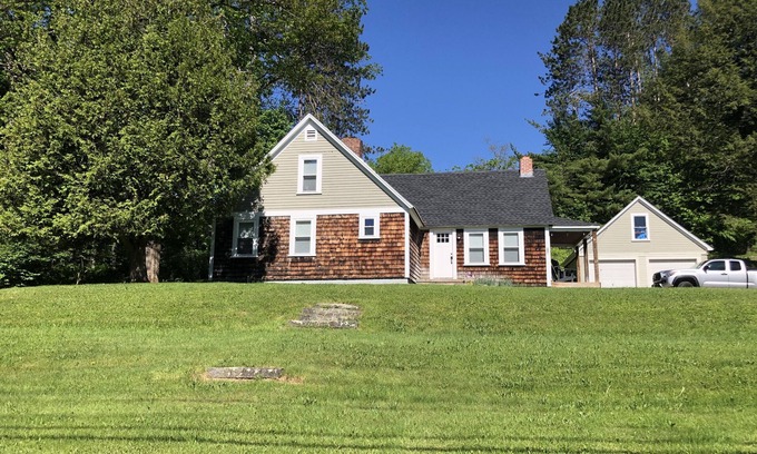 Littleton Casa | Located steps away to town park, hiking, popular & nationally recognized Main St