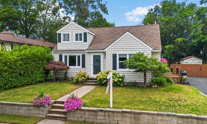 Petoskey Casa | Location Location Location - Charming 3 bed, 3 bath in the heart of Petoskey!
