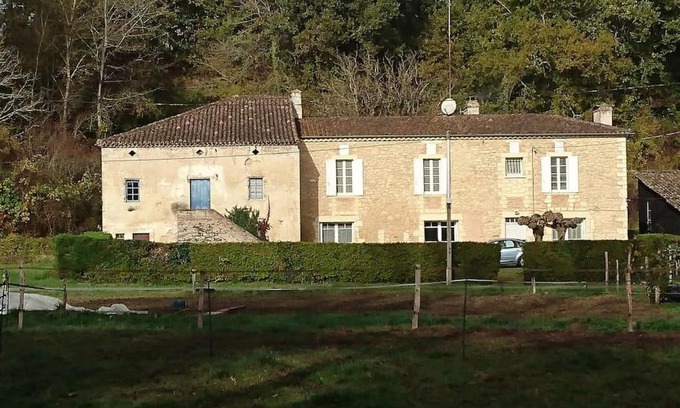 Noaillac Casa | Location meublée au milieu d'un écrin de verdure Aux vieux fours