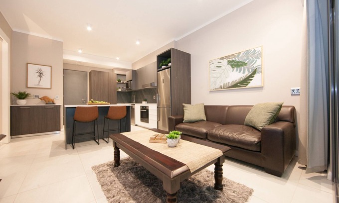 Menlyn Apartamento | ⭐️⭐️⭐️⭐️⭐️ Ubicación Estilo Conveniencia @ Menlyn Maine