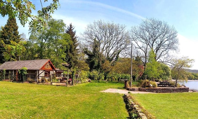 Kilcreggan Casa | Loch Lomond shore Boat House