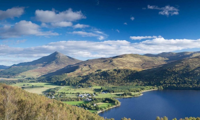 Kinloch Rannoch Cabaña | Loch Rannoch Pine Marten Lodge (3) - Retreat Group
