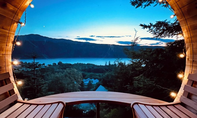 Foyers Casa | Lochnagar: luxury Loch Ness lodge, hot tub & sauna