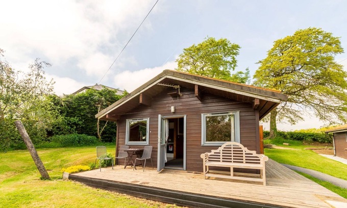 Brazzacott Casa | Bramley Hot Tub Lodge by Interhome