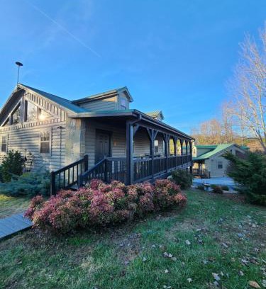 Tellico Plains Hotel | Lodge At Tellico