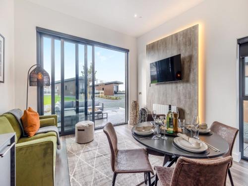 Llangefni Casa | Lodge Six - Uk42798