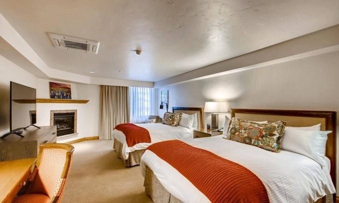 Vail Hotel | Lodge-style Stay w/ Fireplace, Heated bathroom flooring & Vail Village Views