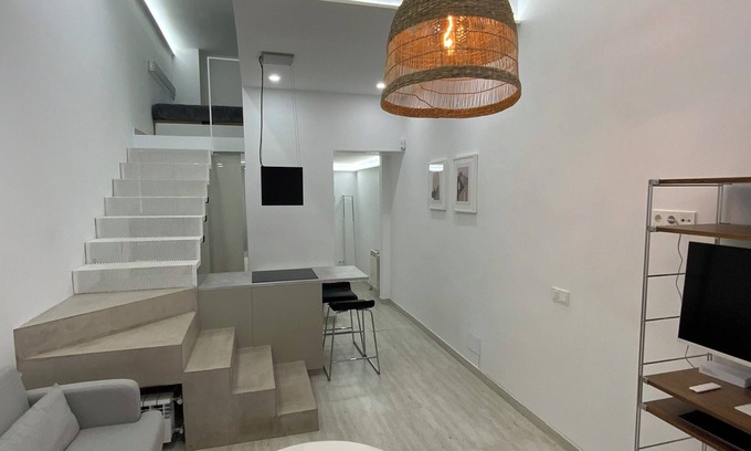 Hispanoamerica Apartamento | Loft de 2 recámaras y 2 baños. Cerca del Santiago Bernabéu.
