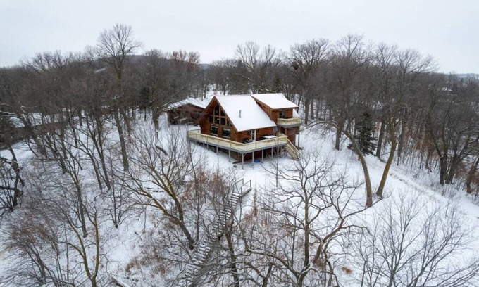 Pelican Rapids Cabina | Log Cabin at Moonlight Bay