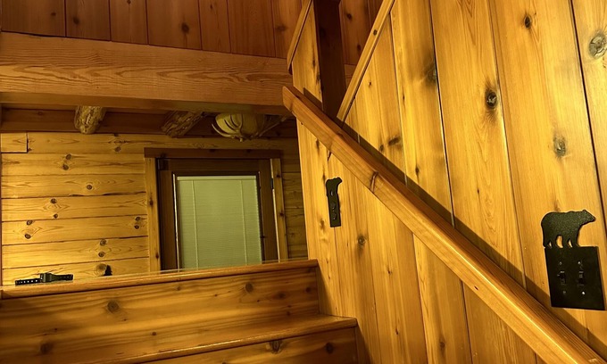 Roxbury Casa | Log Home in Catskill NY.
