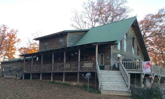 Nevada Casa | Iniciar sesión cara a casa en 60 acres en el suroeste de Missouri