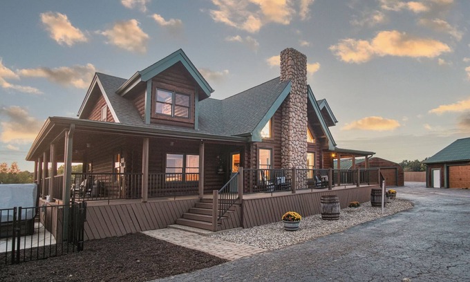 Coxs Creek Cabina | LogCabin-15 min Bardstown Pool