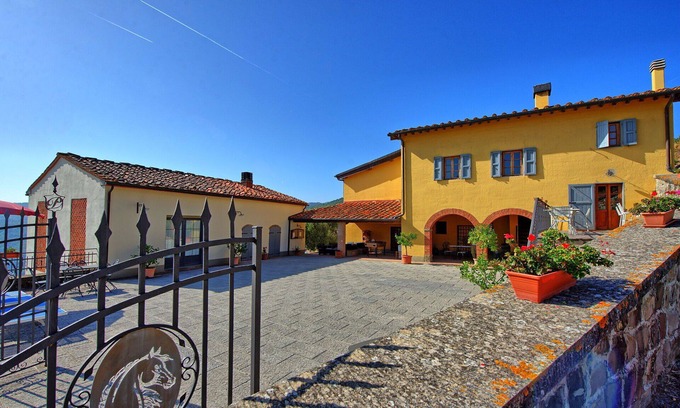 Montebonello Villa | Villa en Acone con 3 habitaciones, capacidad 6