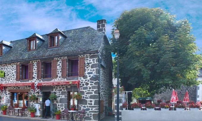 Saint-Martin-sous-Vigouroux Hotel | Logis Hotel de la Poste