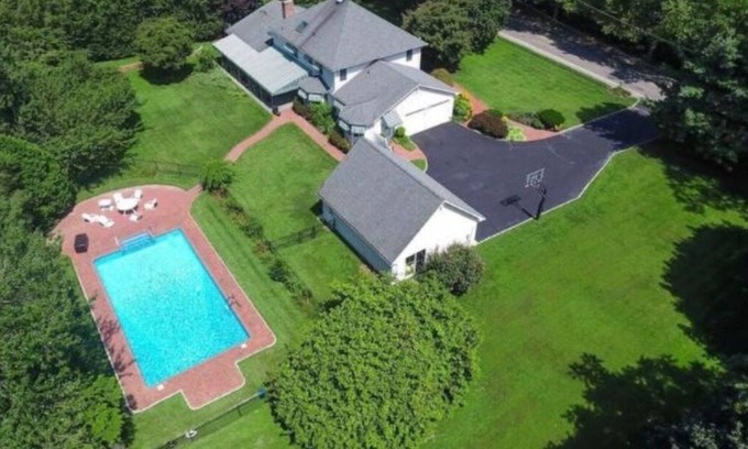Huntington Casa | Long Island Estate with Heated Pool 1 Hr from Manhattan