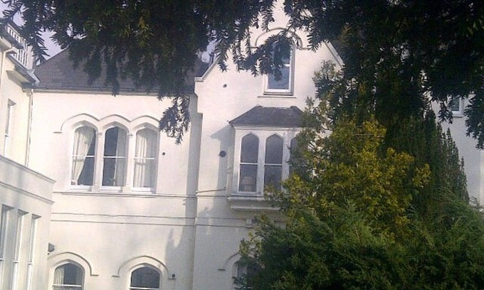 East Grinstead Apartamento | Amplio rey tamaño doble en elegante edificio victoriano con vista al bosque