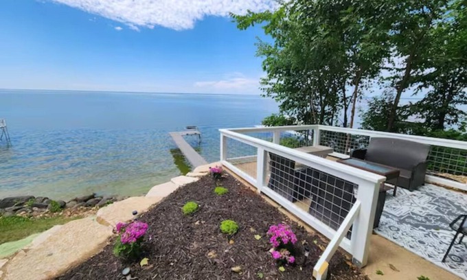 Village of Harrison Casa | Looking for the perfect Wisconsin lake house for your family fun?
