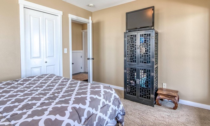 Lincoln Beach Casa | Looking Glass Inn