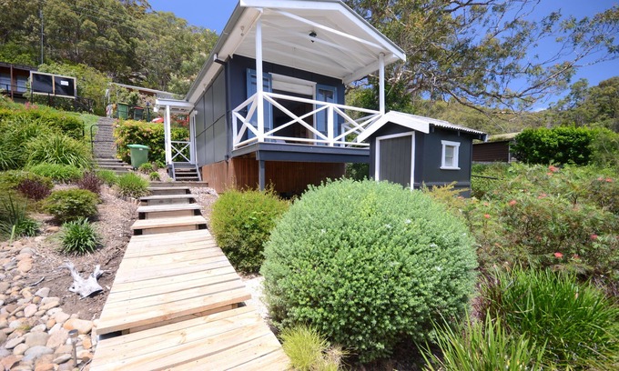 Pretty Beach Cabina | Mirador Lodge at Pretty Beach Heath Lodgers