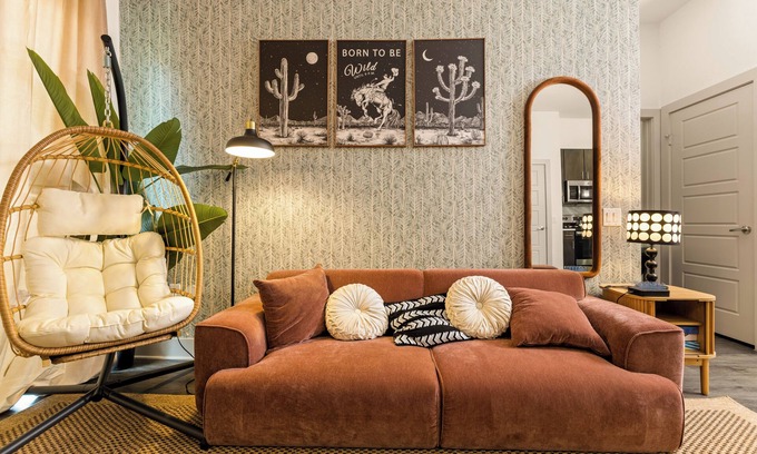 Lake Highlands Apartamento | Lookout Luxe 2BR – King+Bunk – Shuffleboard – Pool