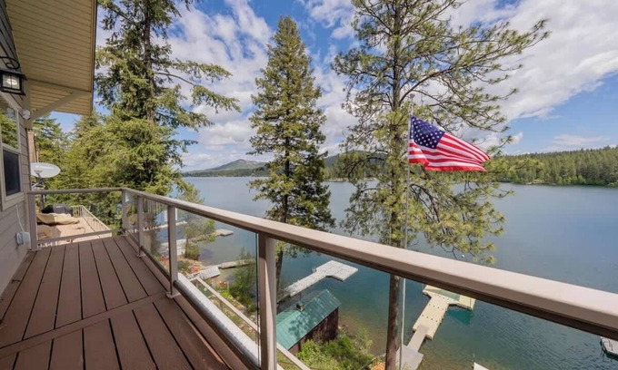 Loon Lake Casa | Loon Lakeside, Dockside Retreat