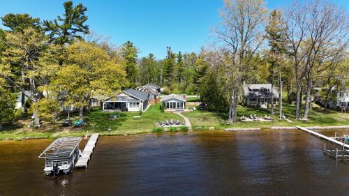Oscoda Casa | Loon Lodge - Lakefront With Private Dock!