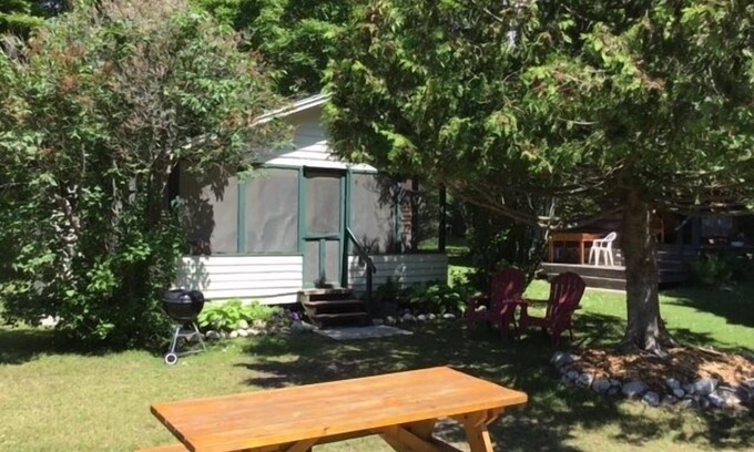 Cedarville Cabina | Loon's Nest Cabin - Les Cheneaux Landing