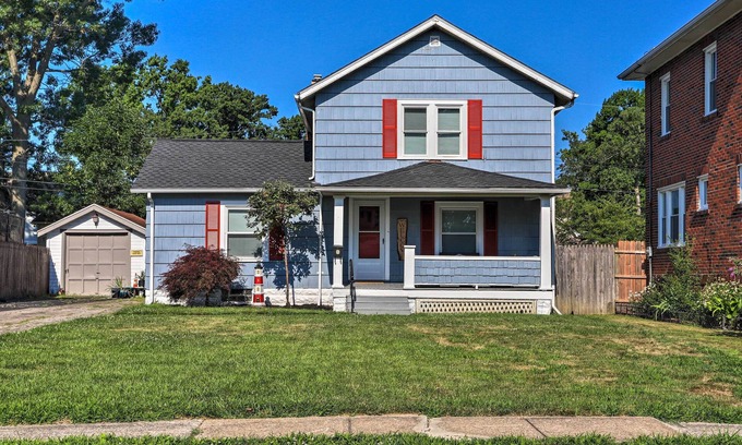 Lorain Casa | Lorain Lake Cottage < 1 Mi to Lake Erie Fun!