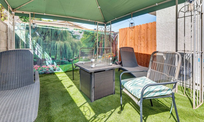 Park Mesa Heights Casa | Los Angeles Home Near Hospitals & Metrolink Access