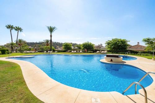 Benahavis Apartamento | Los Pinos Sea - Precioso 3 - BR cerca de Marbella