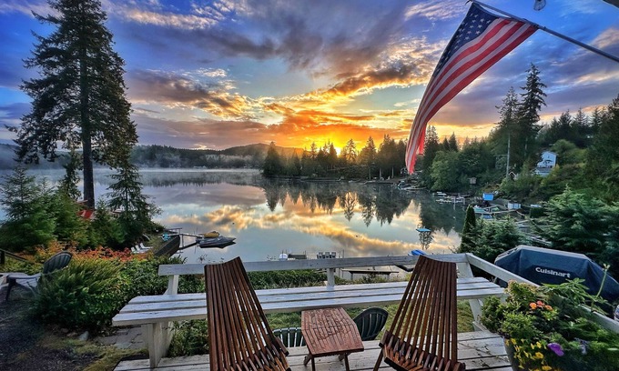 Shelton Cabina | Lost Lake Fishing Shack, a great place to make memories with friends & family!