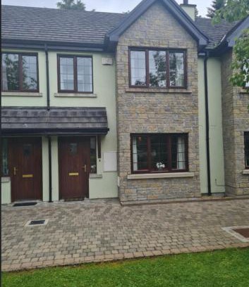 Mohill Casa | Lough Rinn - Mac Raghnaill Court