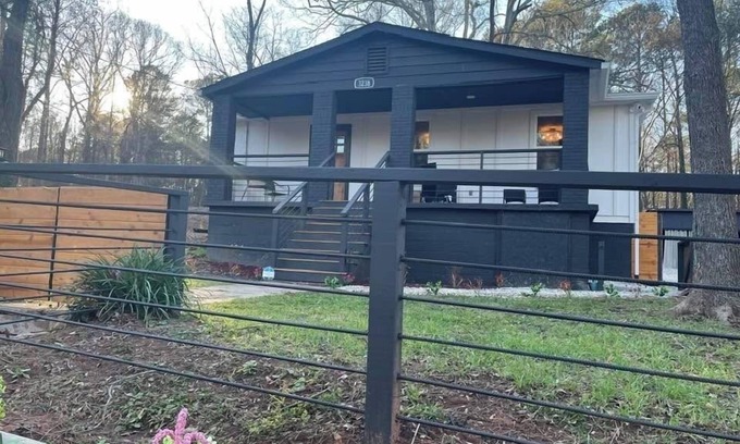 Church Street Casa | LoveJones Bungalow-Luxury decor, Large deck & backyard, Office, 2 fireplaces