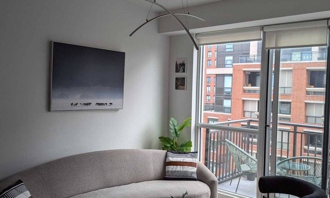 Lawrence Heights Condominio | Lovely 1 bedroom in prime location - Entire place