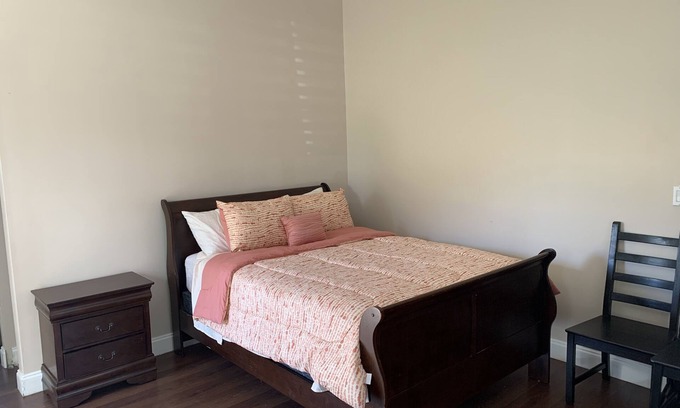 Ludlam Apartamento | Lovely 1-bedroom Studio with hot tub