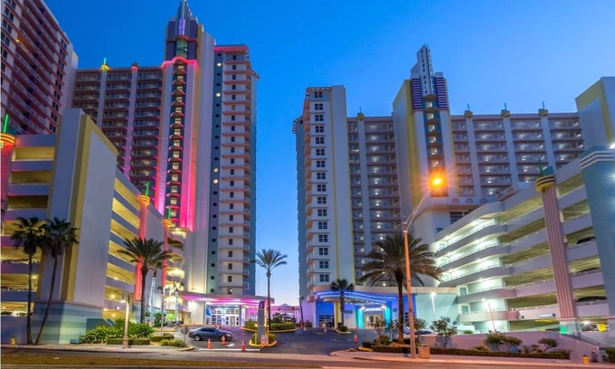 Daytona Beach Complejo | Lovely 1-Bedroom Deluxe Suite in Beautiful Daytona Beach!