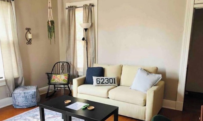 Quincy Apartamento | Lovely 1920s farmhouse apartment