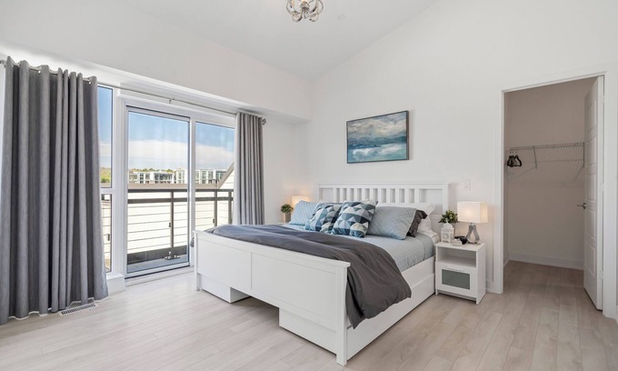 Innisfil Casa | Lovely 2 Bedroom Vacation Home at the heart of Friday Harbour