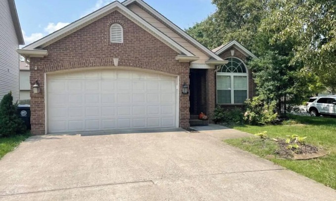 Lexington Casa | Lovely 3 Bdrm Home w/Free Parking Close to I-75!