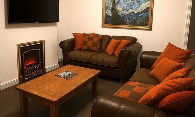 Dudley Casa | Lovely 3-Bed Home - 2 Baths - Garden - Parking - Ultrafast WiFi