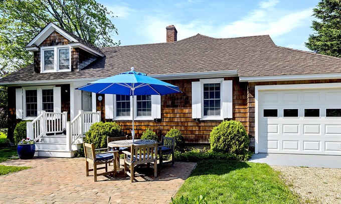 Village of East Hampton Casa | Precioso 3 hab en EH Village. A pie de playa y tiendas.