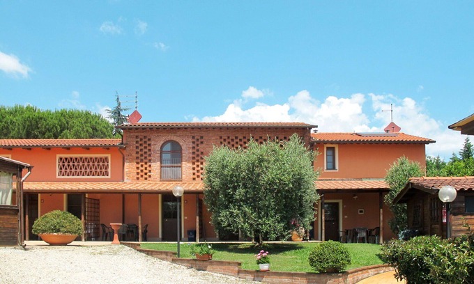 Orentano Apartamento | Bonito apartamento para 7 personas con piscina, A/C, WIFI, TV y patio