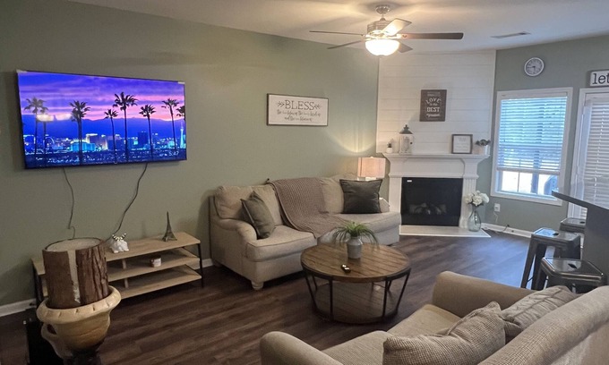 Braselton Casa | Lovely and Comfy 3 bedrooms townhouse/chateau elan area